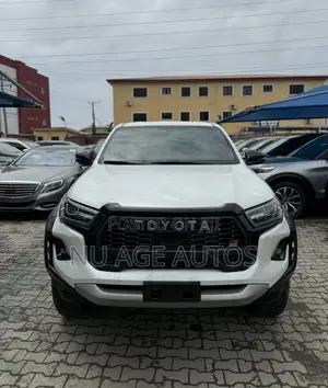 New Toyota Hilux 2024 White
