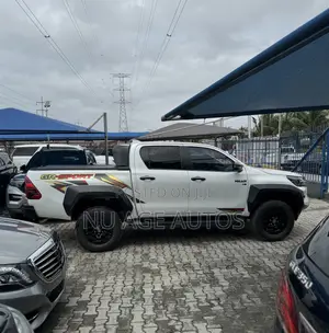 New Toyota Hilux 2024 White