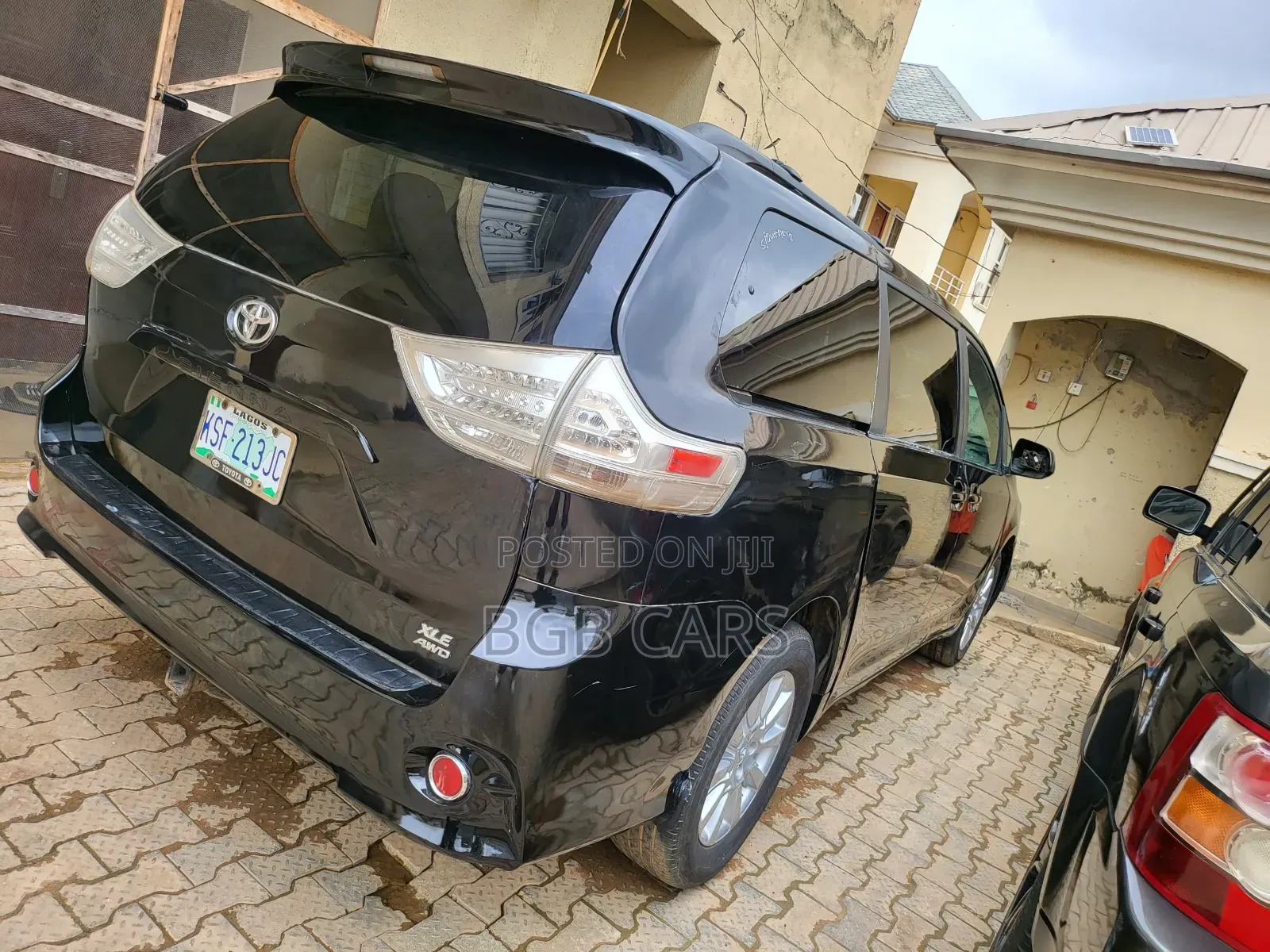 Toyota Sienna 2012 Black