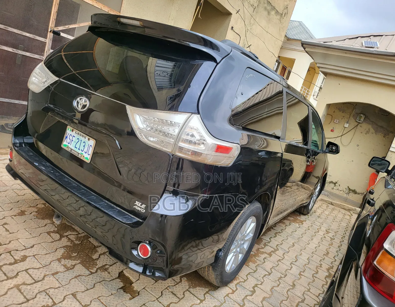 Toyota Sienna 2012 Black