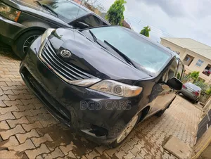 Toyota Sienna 2012 Black