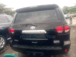 Toyota Sequoia Limited 4dr SUV 4WD (5.7L 8cyl 6A) 2013 Black