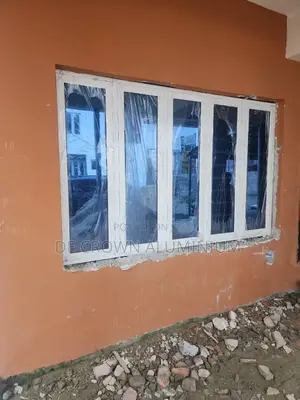 Elegant 5-panel Aluminium Casement Window With Blue Glass Finish