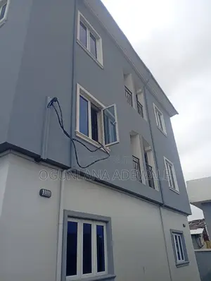 16bdrm Block of Flats in Hearthrow, Satelite Town for sale