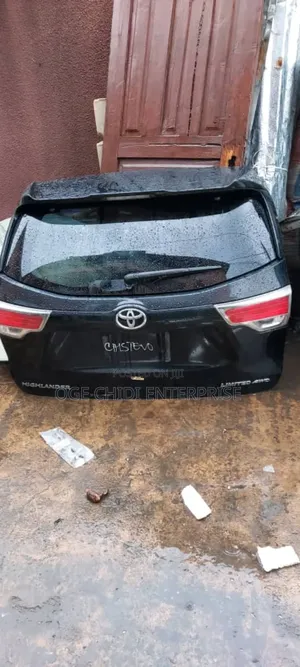 Toyota Boot Highlander 2015