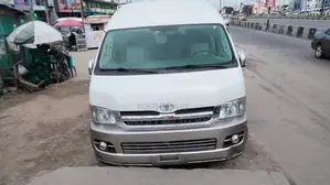 Toyota HiAce 2017 White