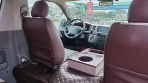 Toyota HiAce 2017 White