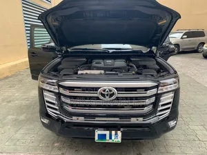 Toyota Land Cruiser 2024 Black