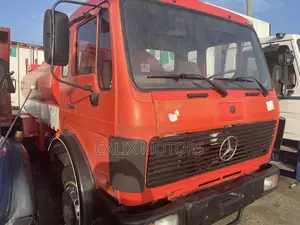 Foreign Used Mercedes Benz Water Tanker Truck