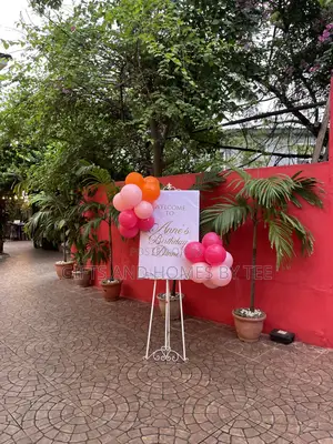 Lush Birthday Decor