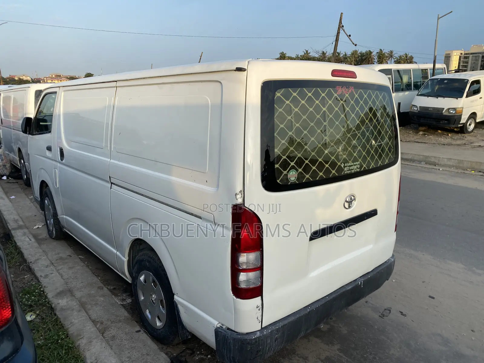 Toyota HiAce 2015 White
