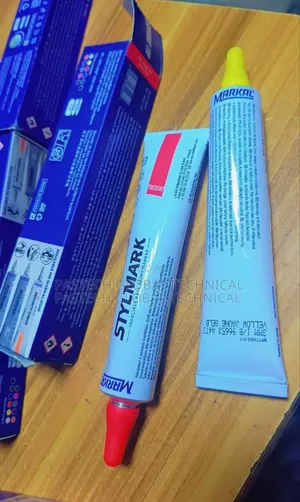 Markal Stylmark Indelible Paint Marker (Yellow)