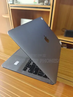 Laptop Apple MacBook Pro 2022 M2 8GB Apple M2 SSD 512GB