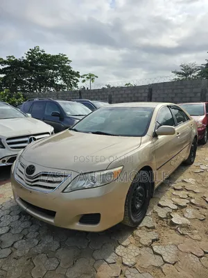Toyota Camry 2010 Gold