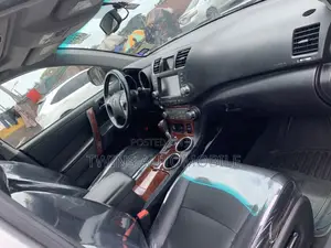 Toyota Highlander Limited 2012 Silver