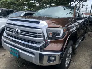 Toyota Tundra 2018 Brown
