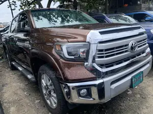 Toyota Tundra 2018 Brown