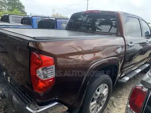 Toyota Tundra 2018 Brown