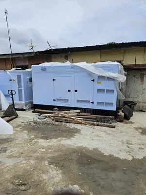 Perkins 650kva Diesel Soundproof Generator Available