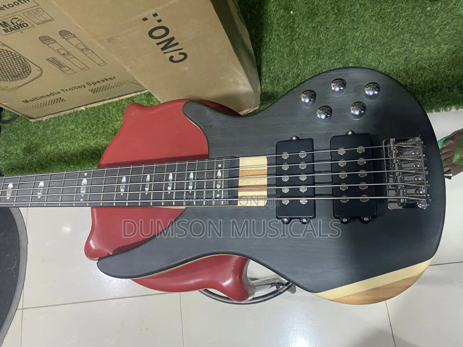 Ibanez Soundgear 5 Strings Active Guitar