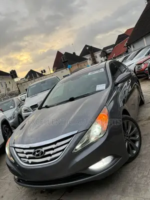 Hyundai Sonata SE Sedan FWD (2.4L 4cyl 6A) 2012 Gray