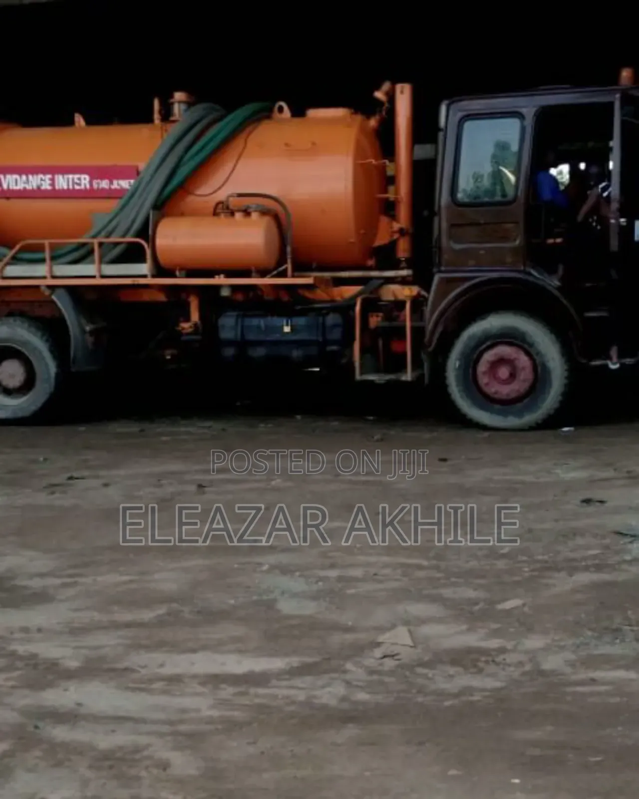 Sewage Evacuation and Deep Cleaning Service