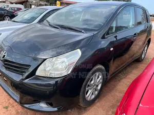 Toyota Verso 1.8 2010 Black