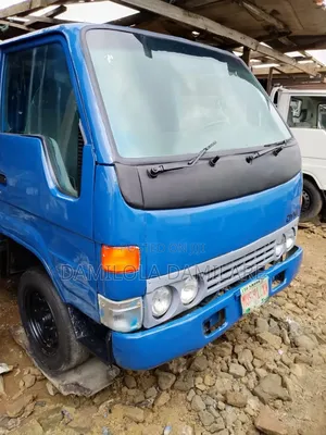 Toyota HiAce 2015 Blue