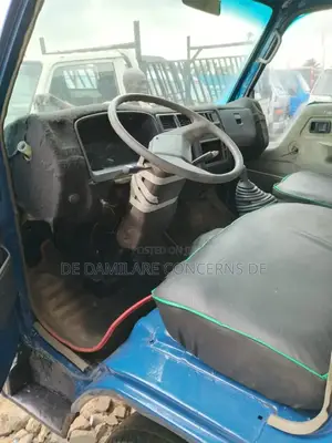 Toyota HiAce 2015 Blue