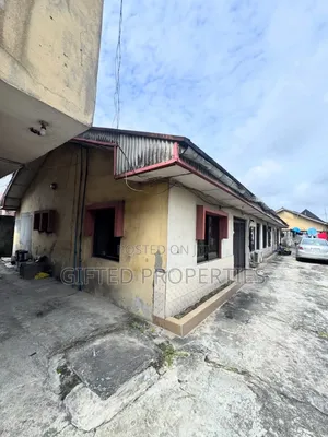 1bdrm Block of Flats in Nvigwe Woji, Port-Harcourt for sale