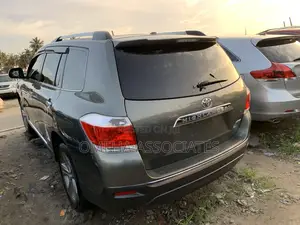Toyota Highlander Limited 2012 Gray