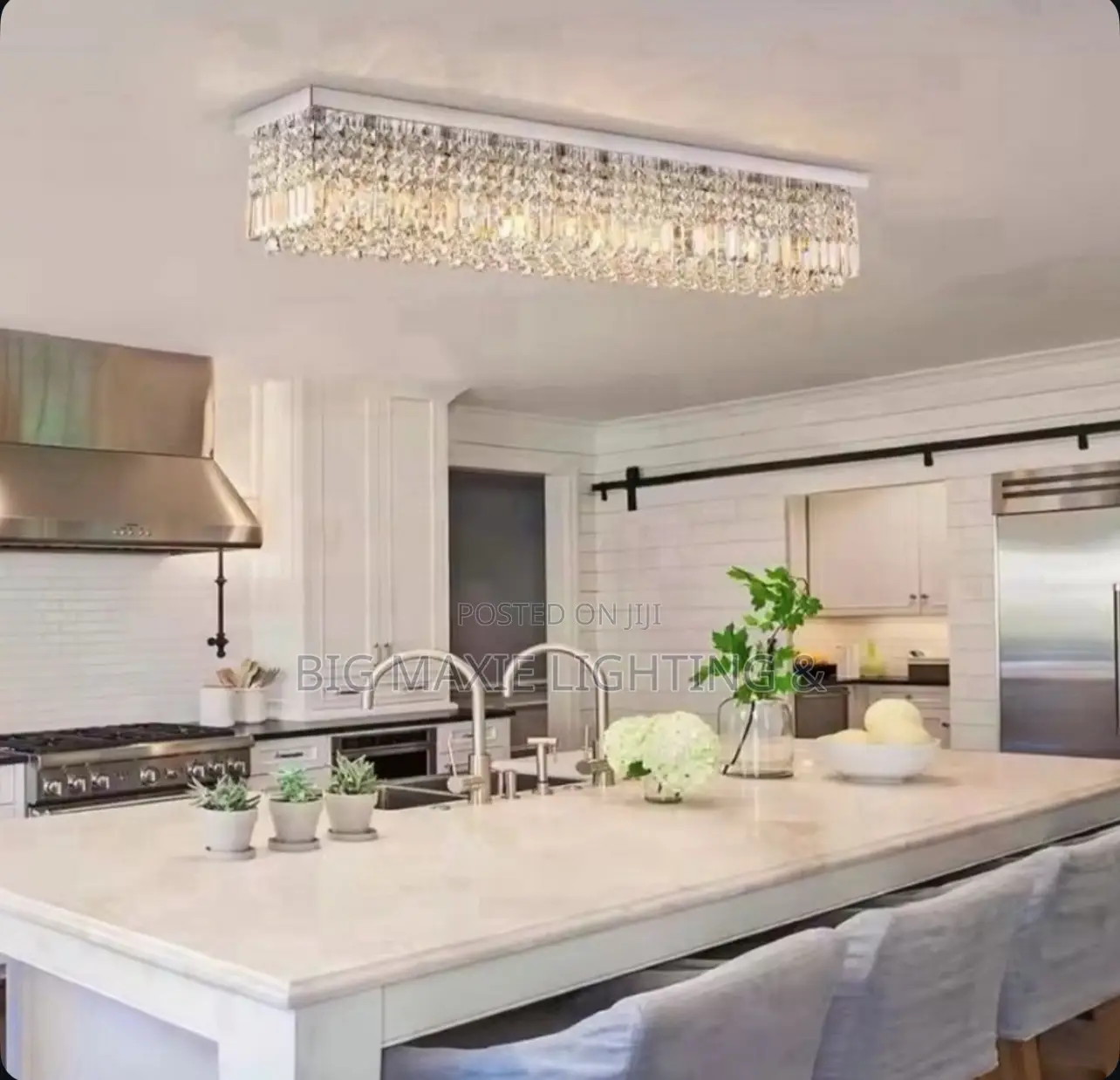 Luxury Flush and Dropping Crystal Chandelier