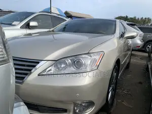 Lexus ES 350 2011 Gold