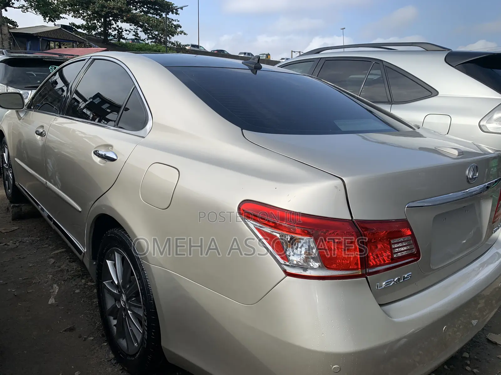 Lexus ES 350 2011 Gold