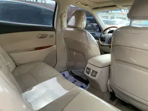 Lexus ES 350 2011 Gold