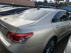 Lexus ES 350 2011 Gold