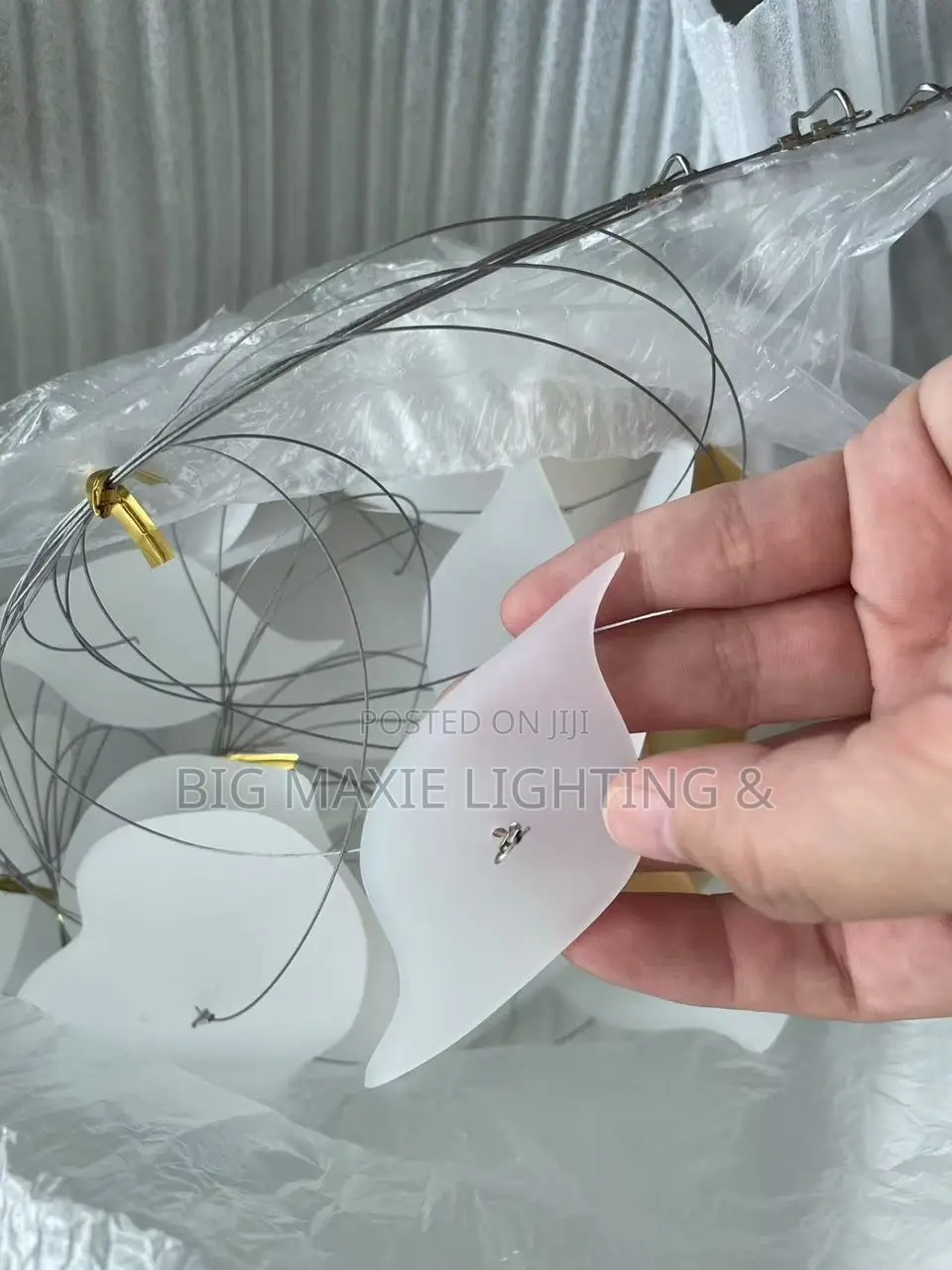 Luxury Leaf Design Decorative Chandelier Lamp