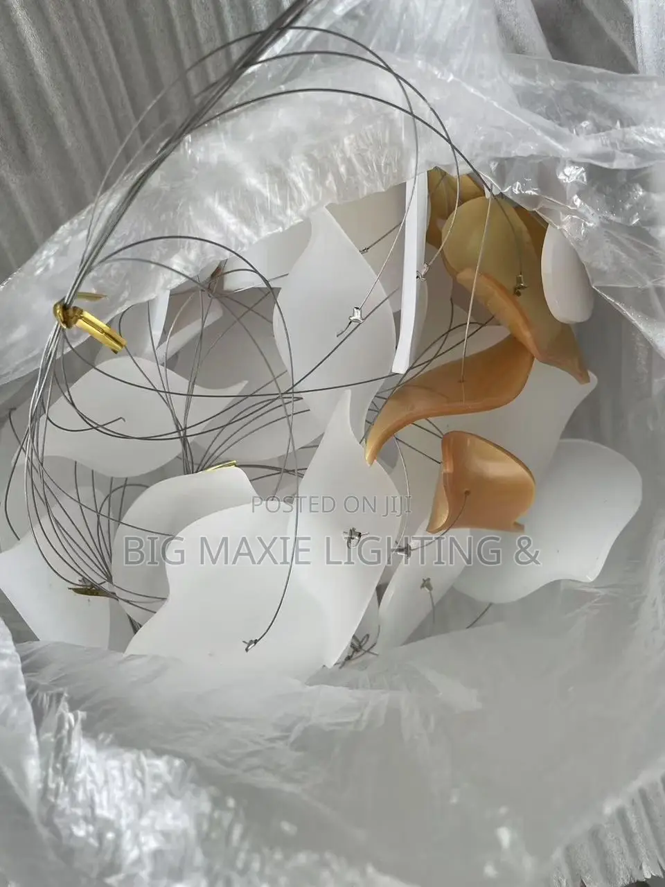 Luxury Leaf Design Decorative Chandelier Lamp