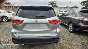 Toyota Highlander XLE 2019 Silver