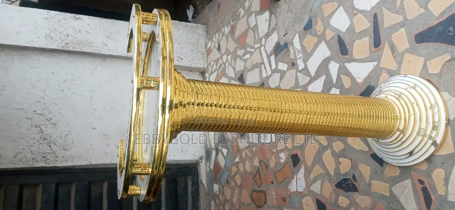 Single Pole Golden Pulpit