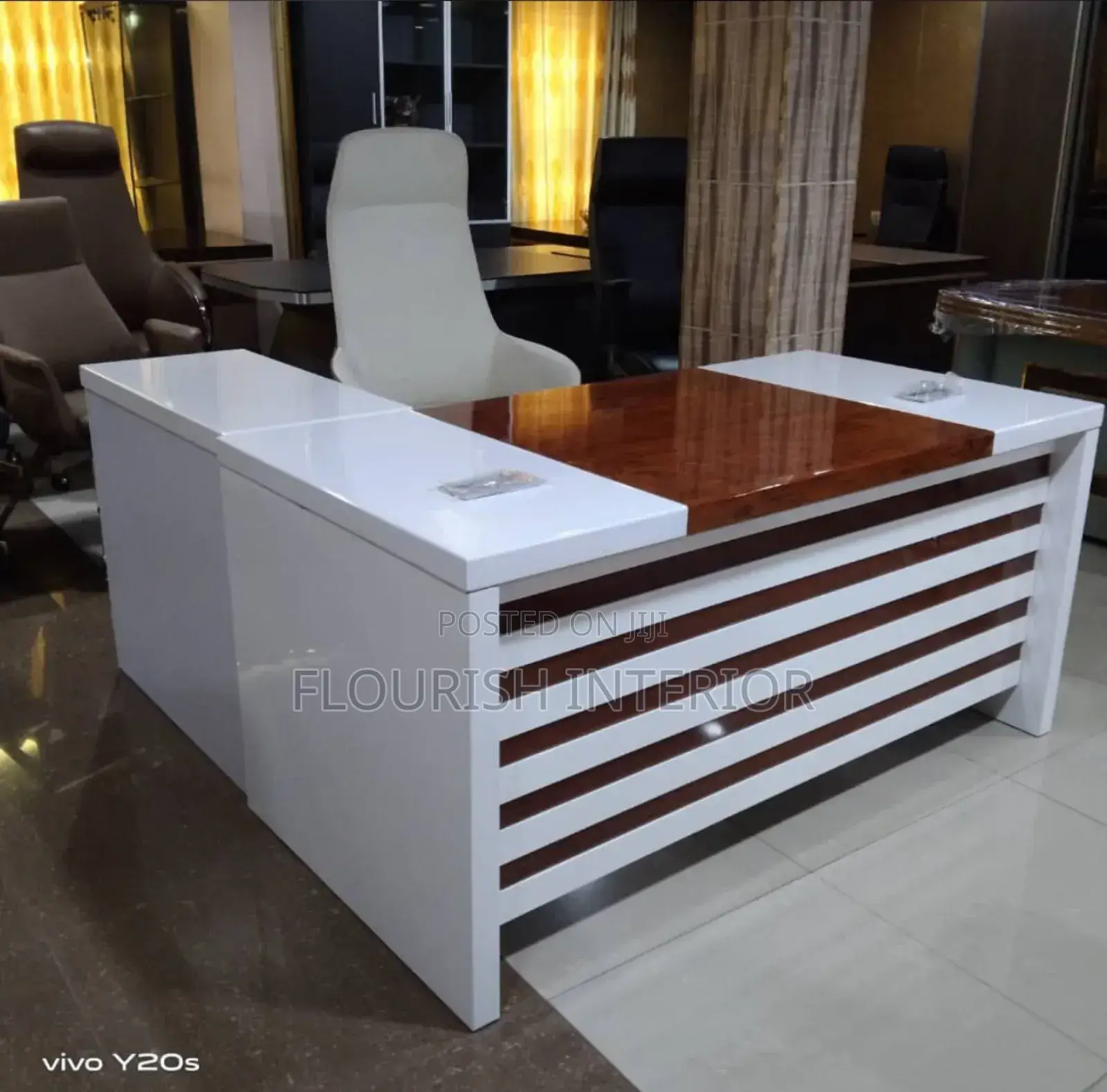 Executive Quality Design Office Table
