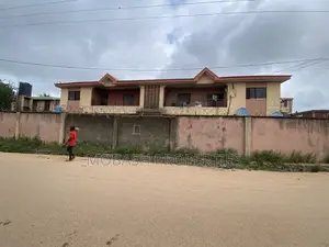 6bdrm Block of Flats in Ring Road, Ibadan for sale