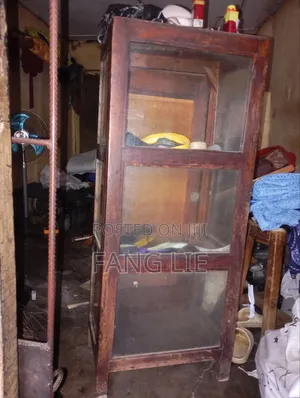 Show Glass