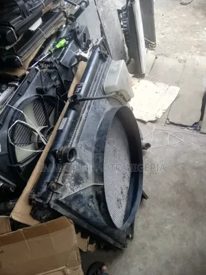 Radiator Toyota Tundra, Sequa 2012