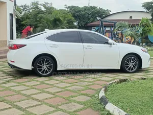 Lexus ES 350 FWD 2017 White
