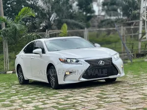 Lexus ES 350 FWD 2017 White