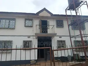 3bdrm Block of Flats in Irepodun, Off for sale