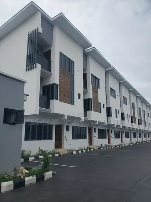 4bdrm Duplex in Lekki Phase1 Estae for rent