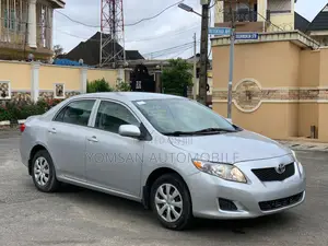 Toyota Corolla LE 4dr Sedan (1.8L 4cyl 4A) 2010 Silver