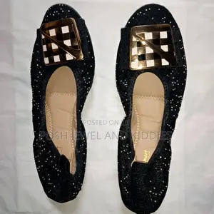 Ladies Flat Shoe